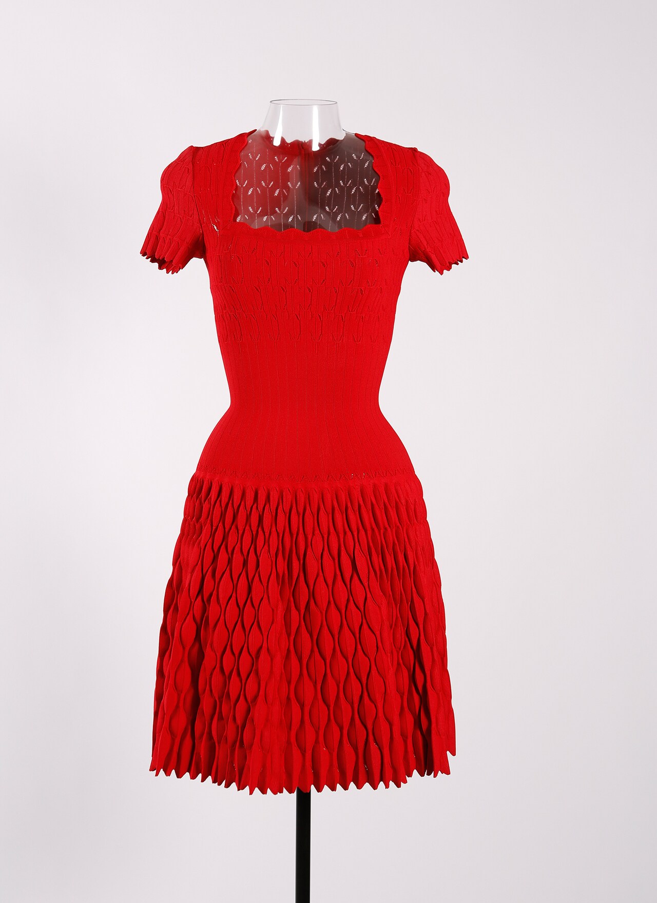 ALAÏA ROBE MANCHES COURTES TRINIDAD LAQUE ALAÏA FR