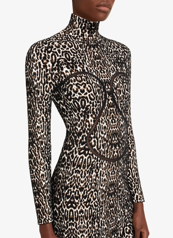 Kleid mit Stehkragen aus Leopard-Strick ALAÏA SCHWARZ/ELFENBEIN KLEID MIT STEHKRAGEN AUS LEOPARD-STRICK