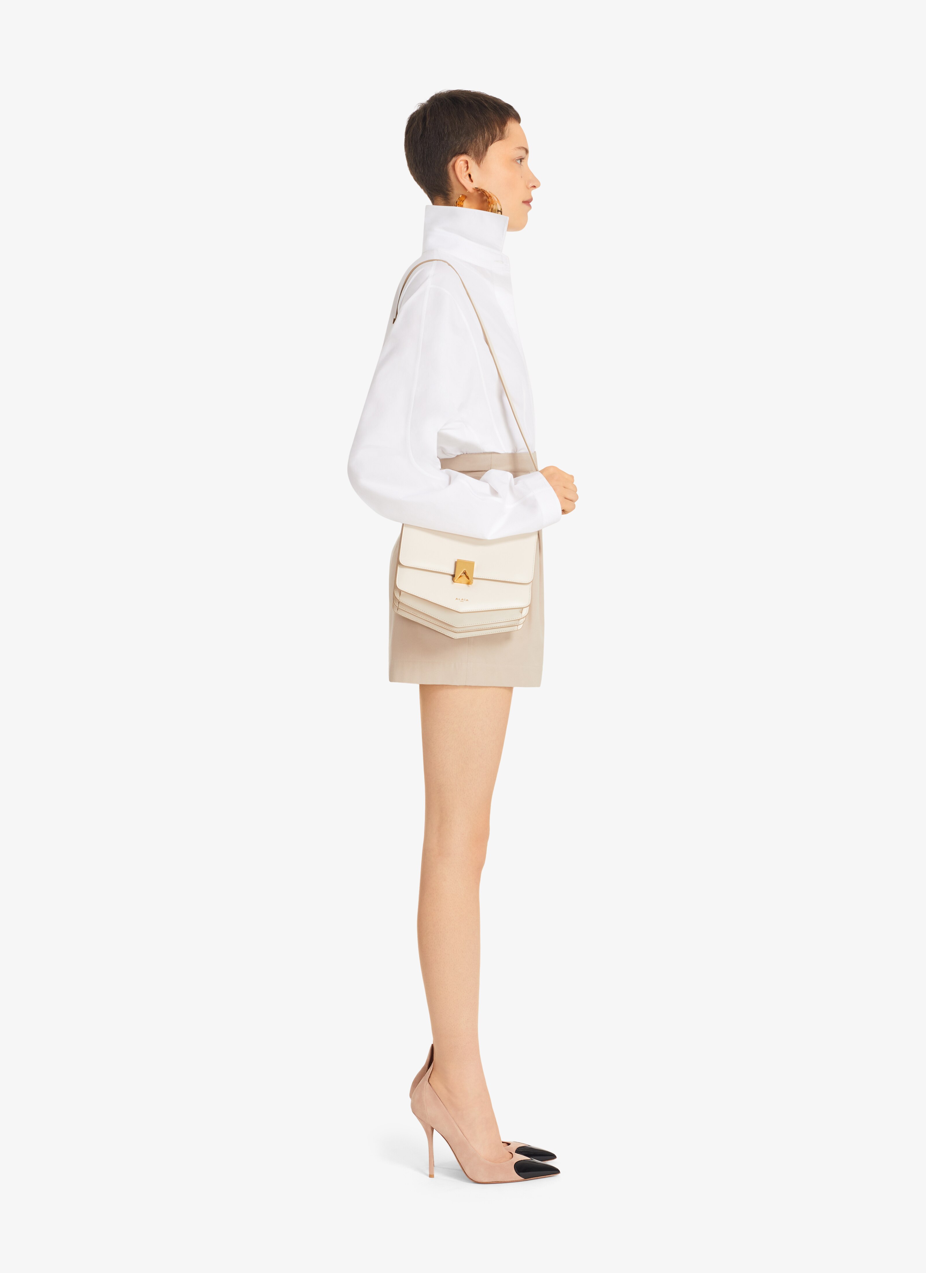 ALAÏA LIGHT BEIGE HIGH-WAIST COTTON GABARDINE SHORTS