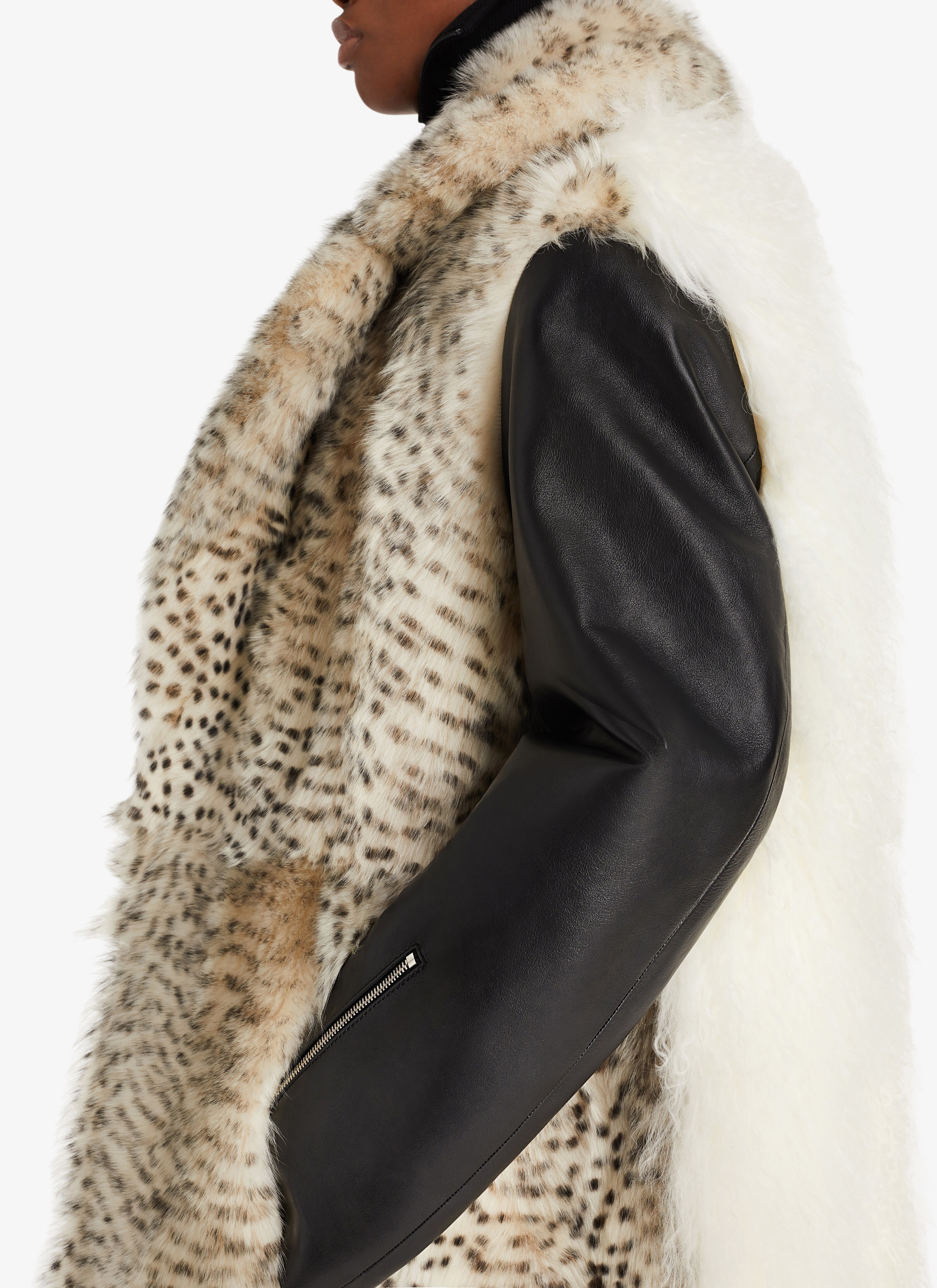ALAÏA  MAXI COAT IN LAMBSKIN AND FUR
