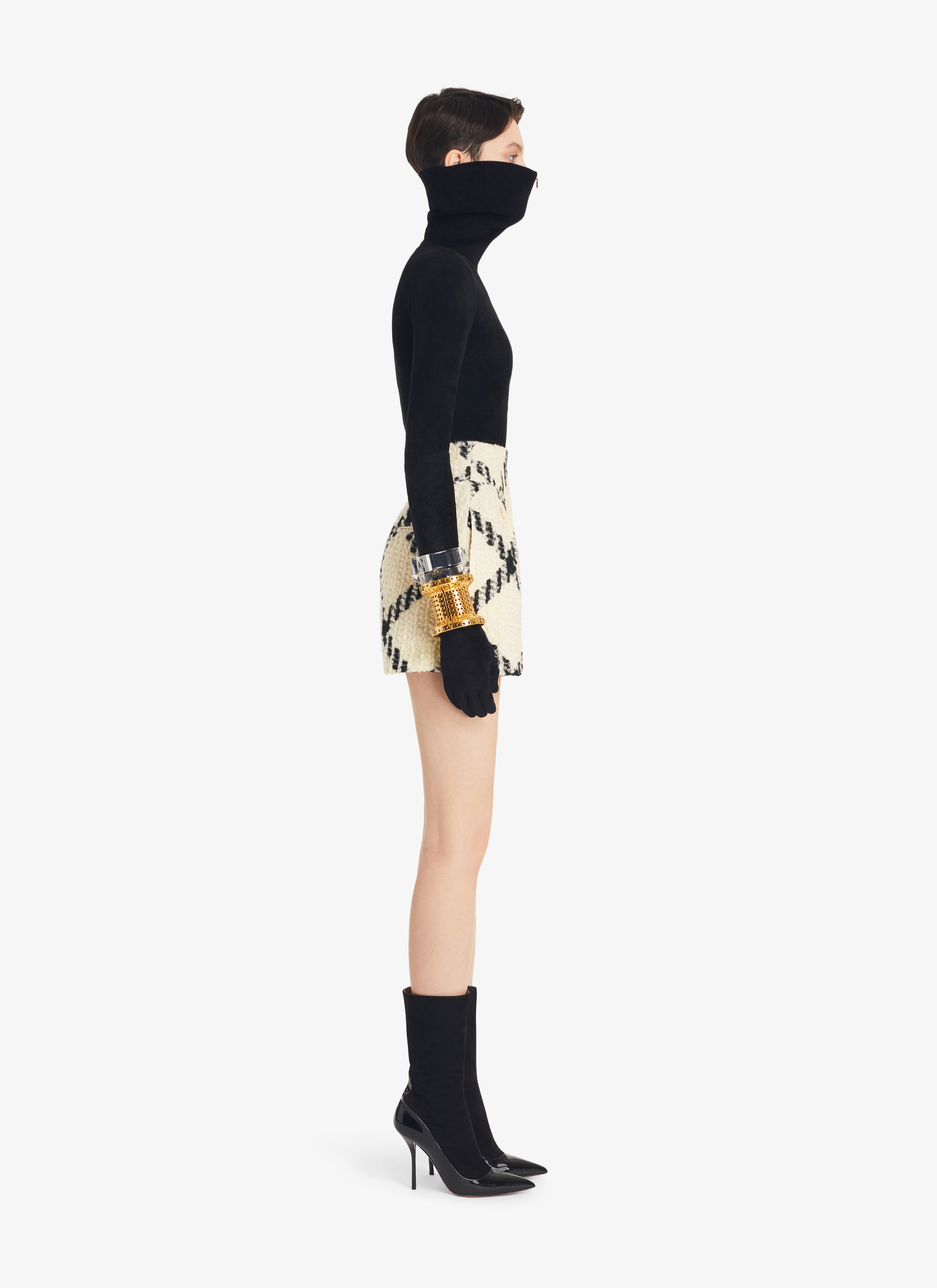 ALAÏA BLACK MINIMALIST TURTLENECK IN WOOL