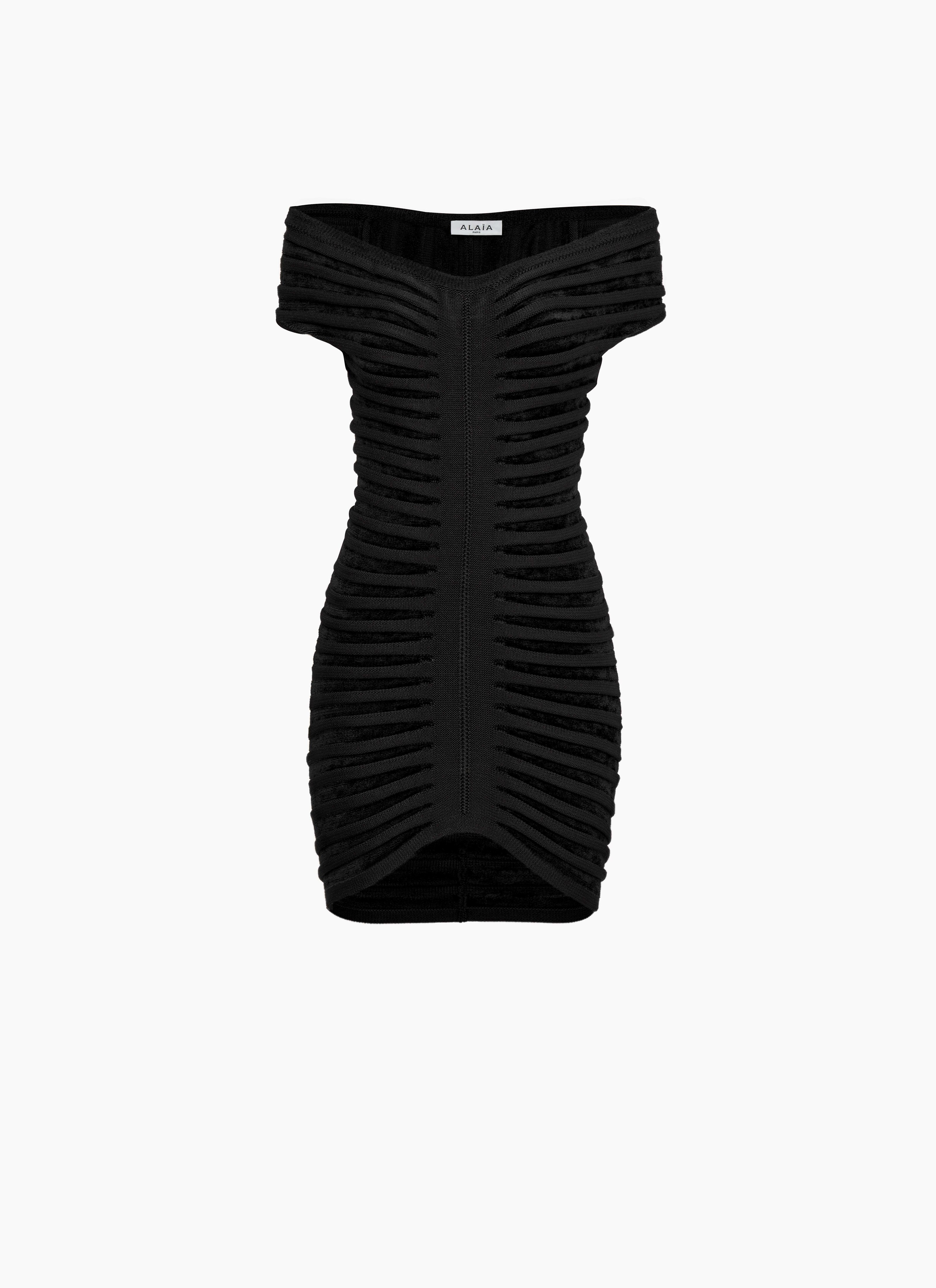 Off-shoulder velvet dress maison-alaia.com