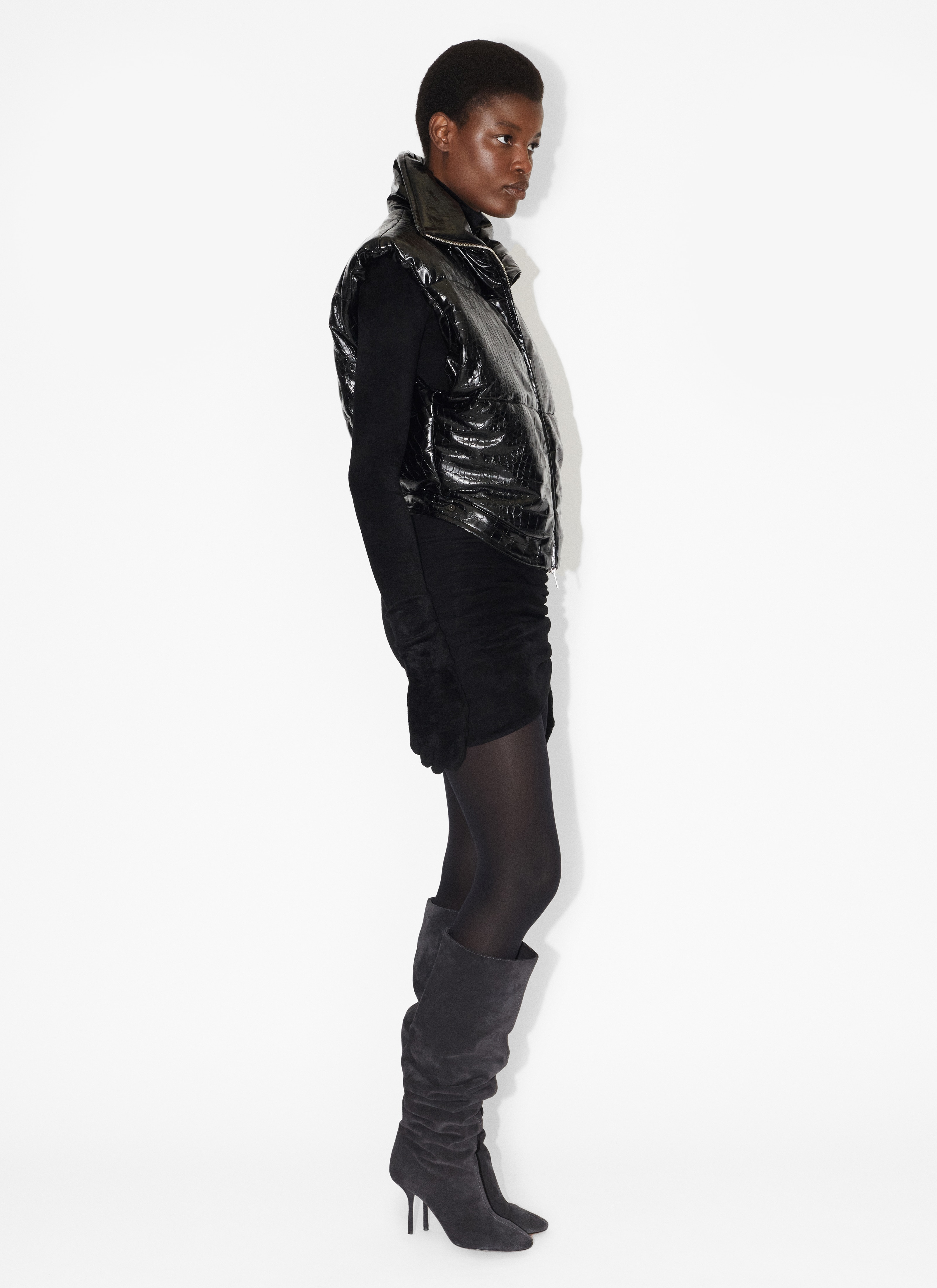 ALAÏA DOUDOUNE SANS MANCHES NOIR