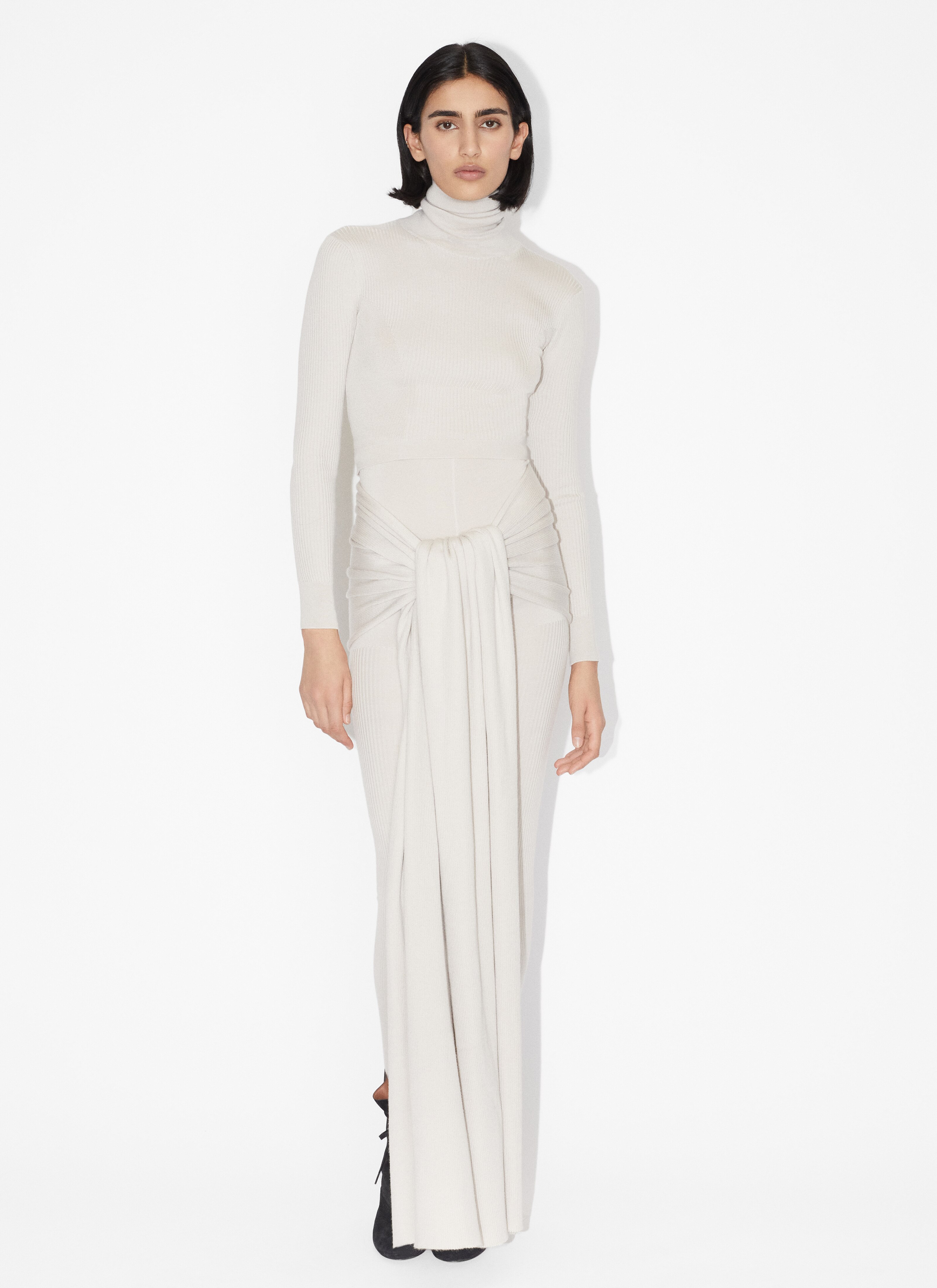 ALAÏA BEIGE TURTLENECK CASHMERE SWEATER
