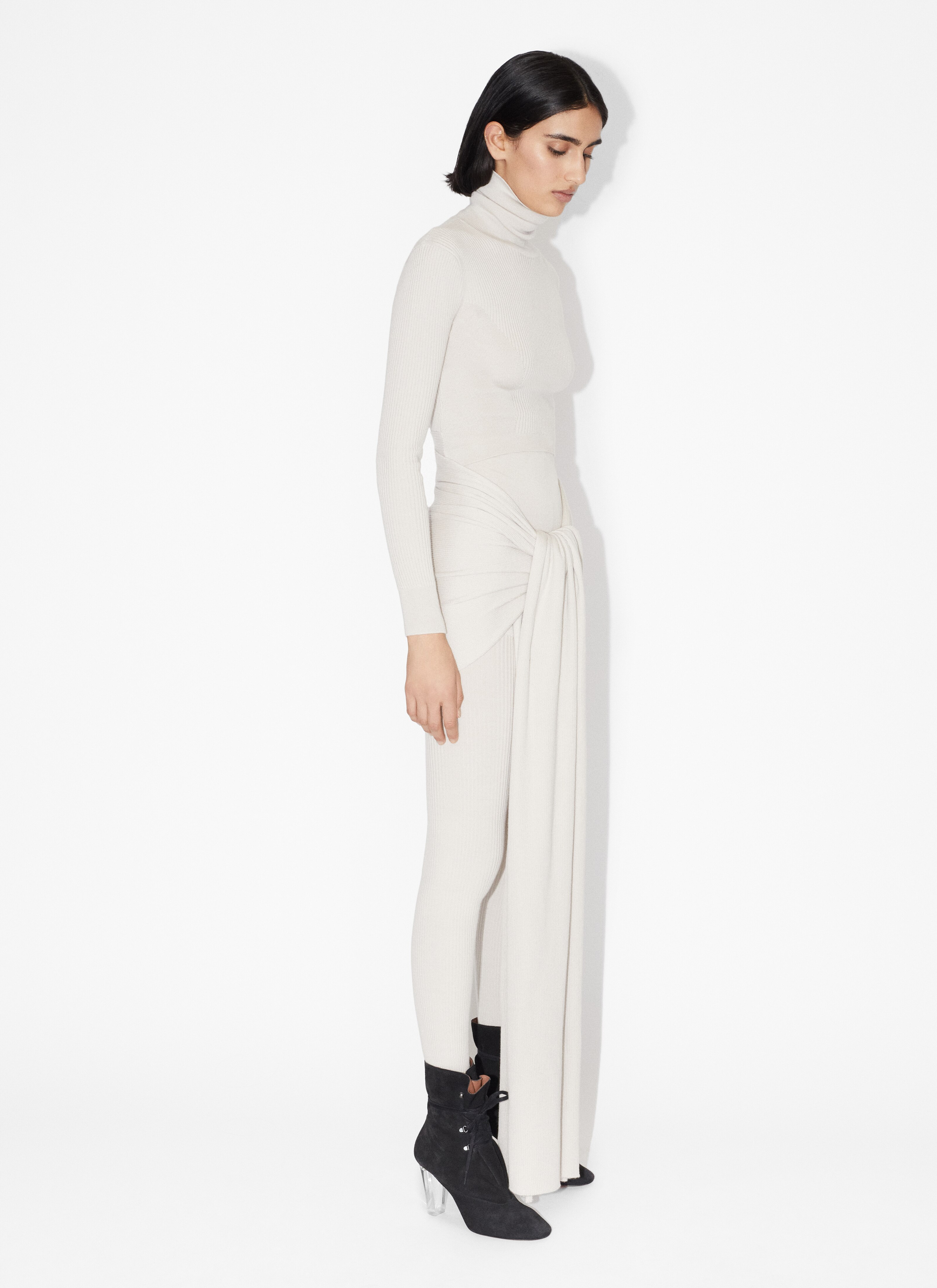 ALAÏA BEIGE TURTLENECK CASHMERE SWEATER