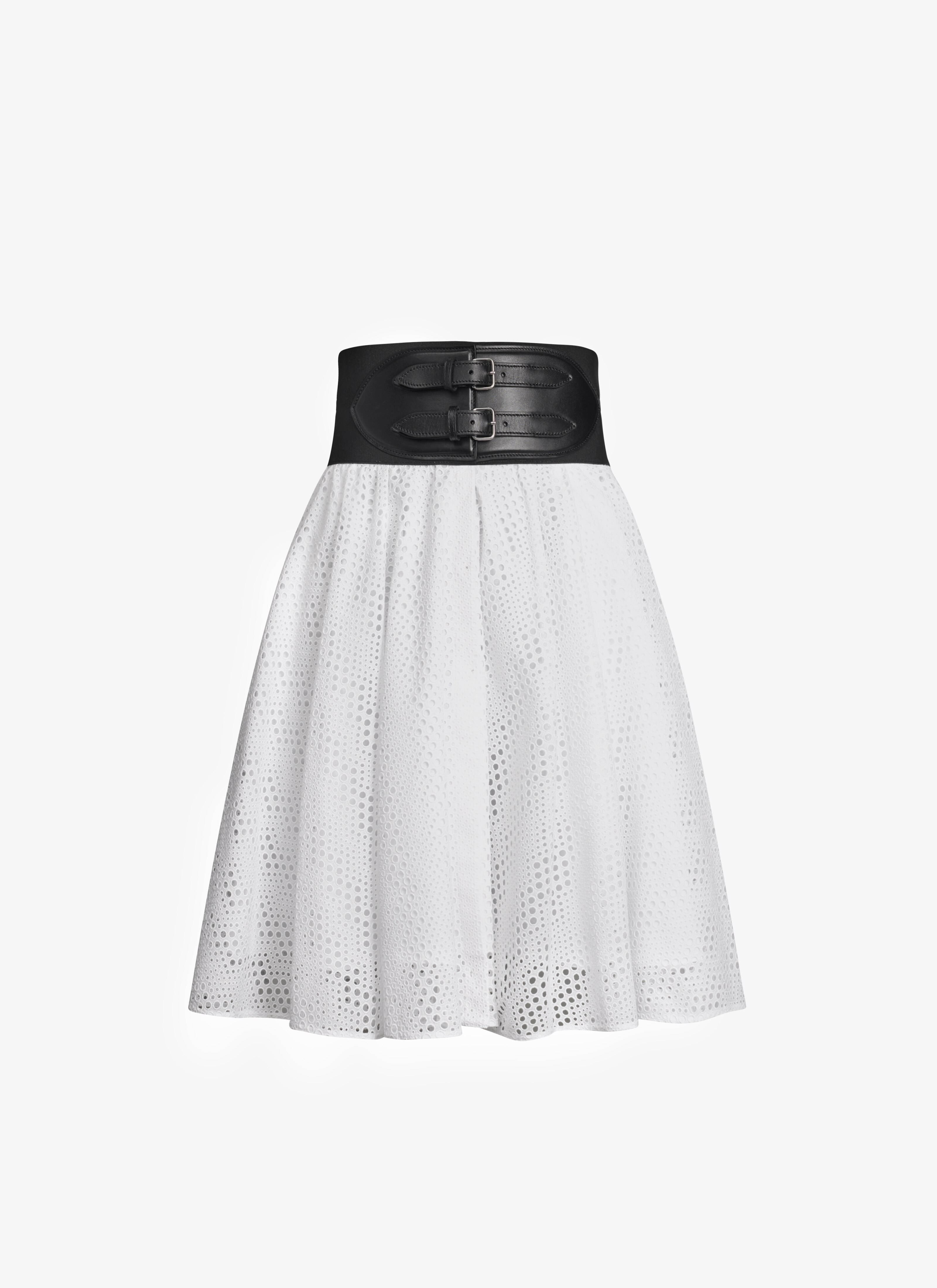 Belted with broderie anglaise maison-alaia.com