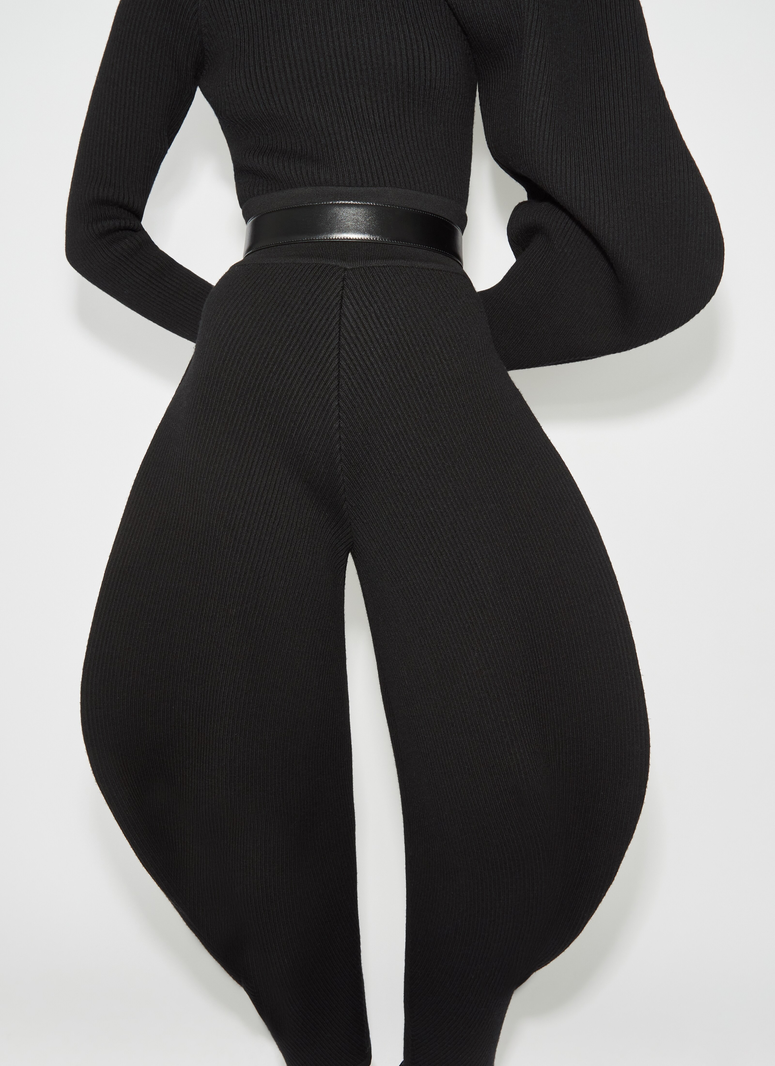 ALAÏA BLACK ROUND RIB KNIT PANT