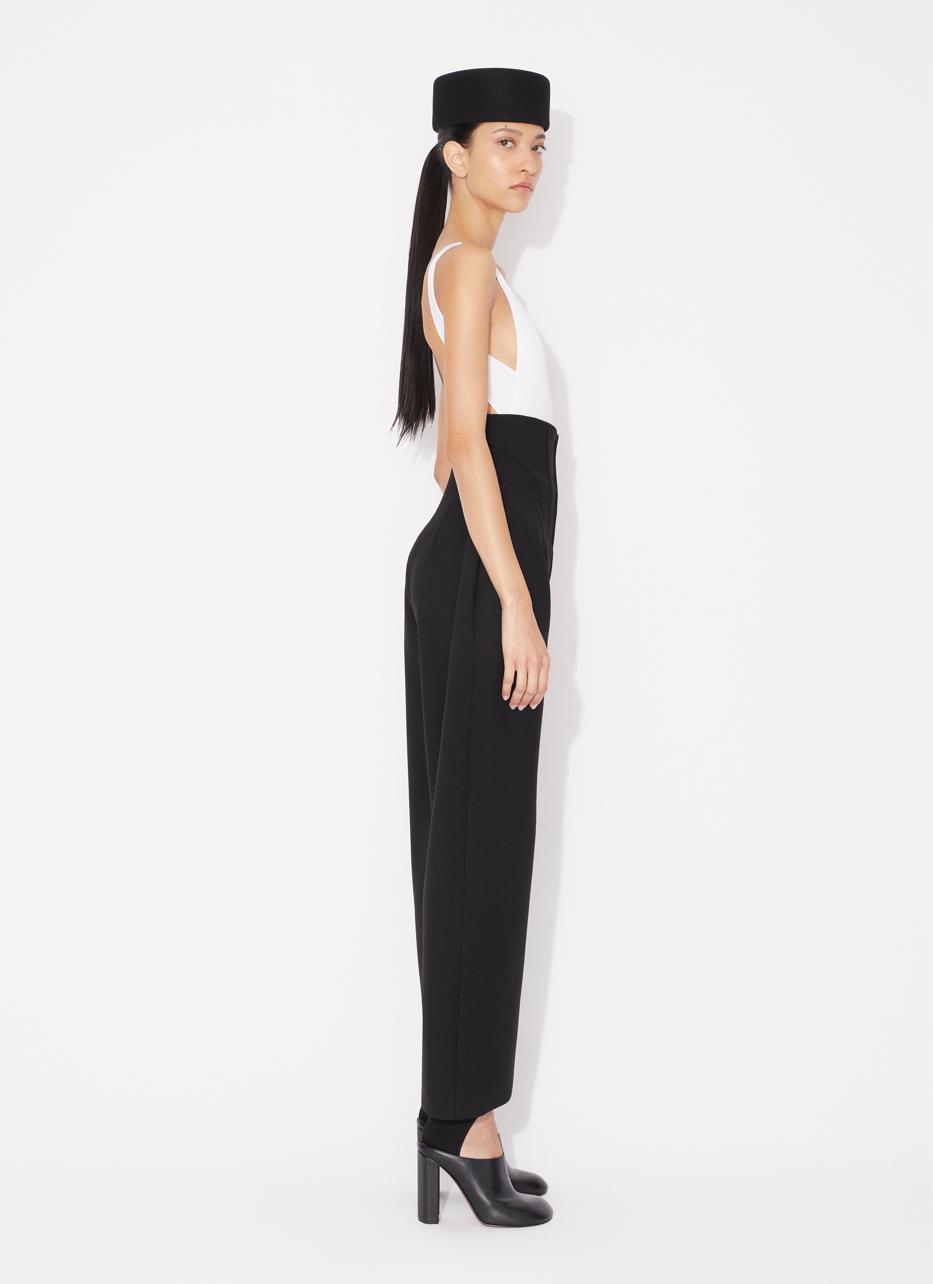 ALAÏA BLACK ROUND CORSET PANT