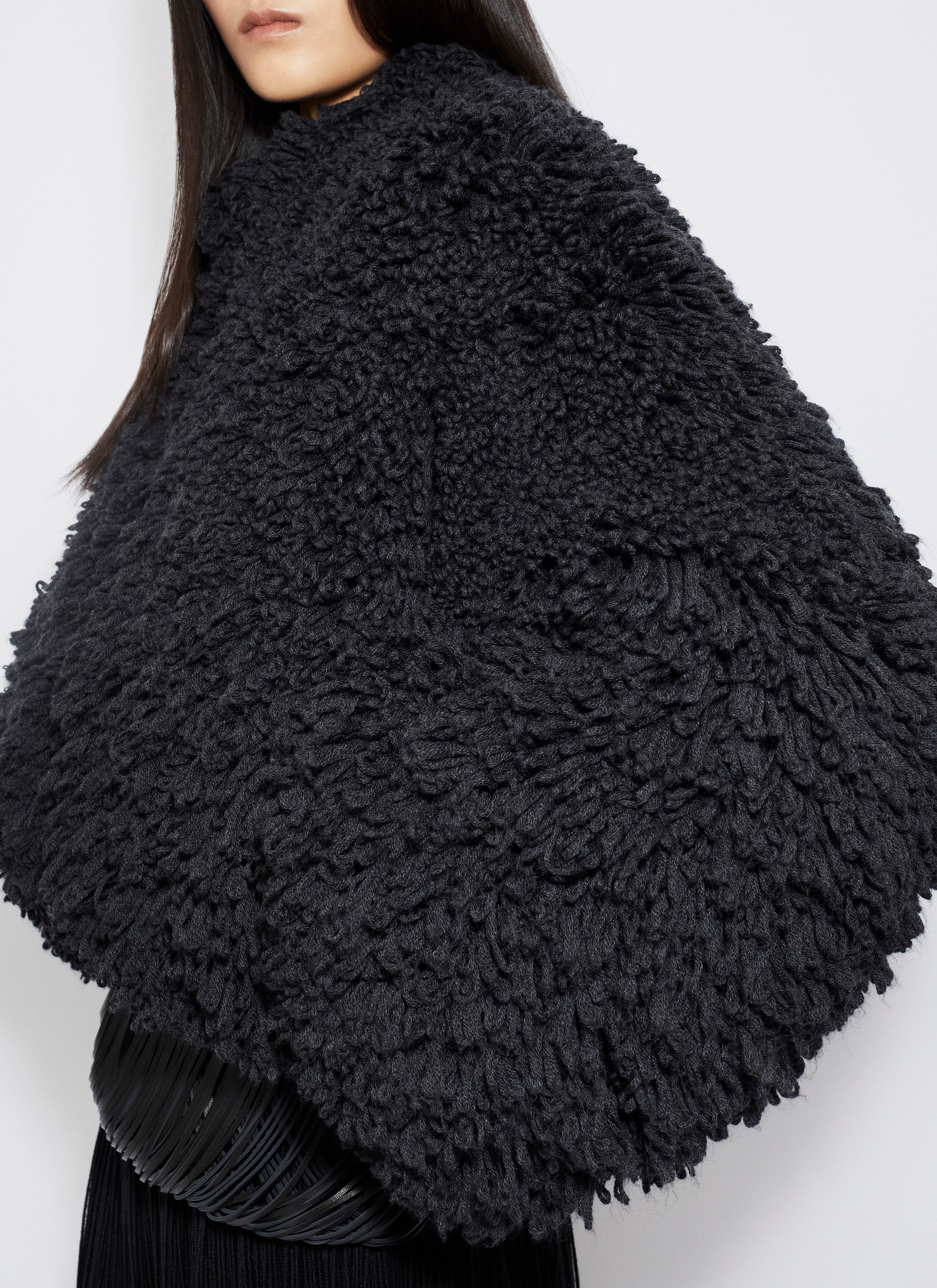 ALAÏA BLACK SHORT JACKET IN KNITTED FUR