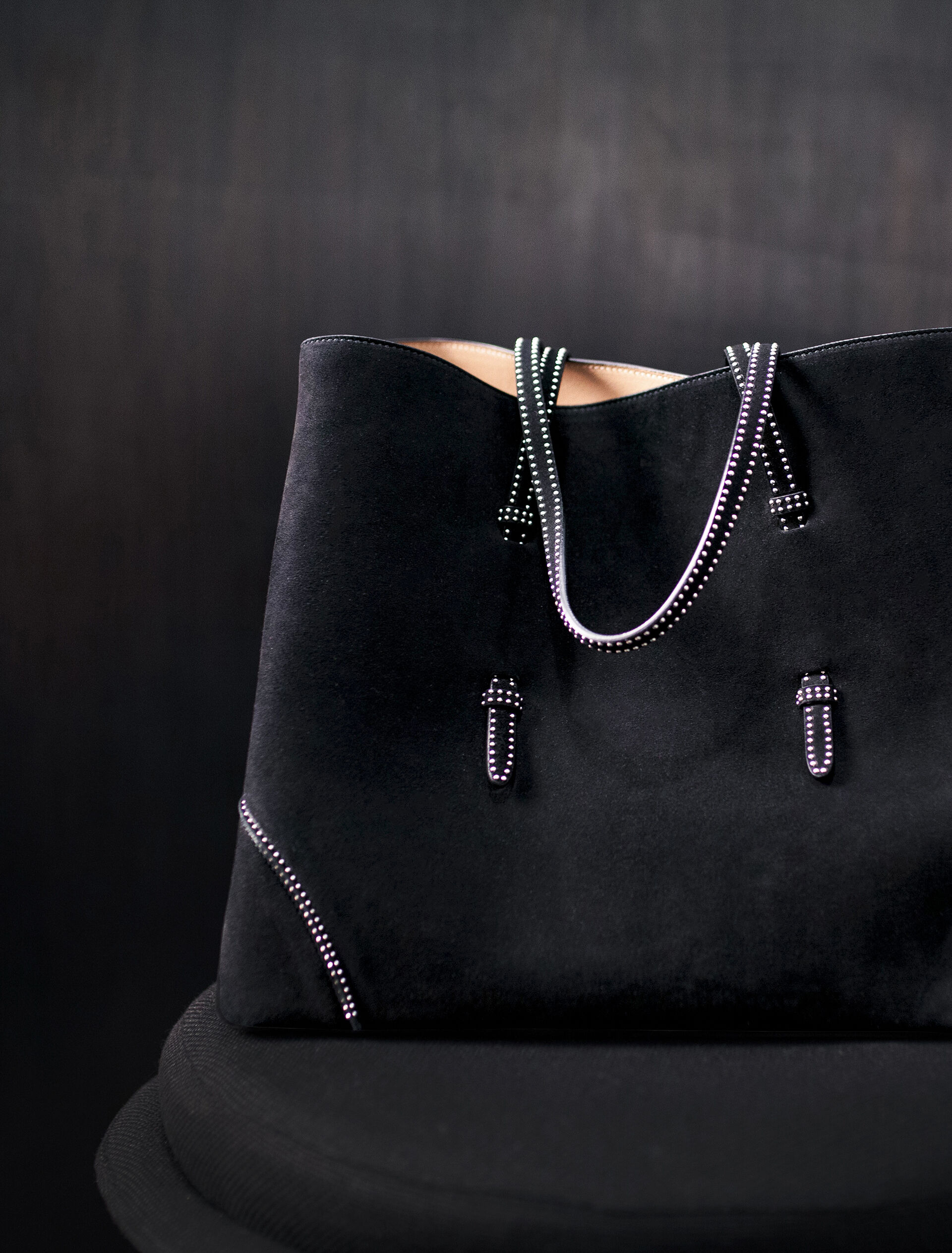 Petite Boutique Paris Di Alaia Capi D Alta Moda Delle Collezioni Passate Alaia Va