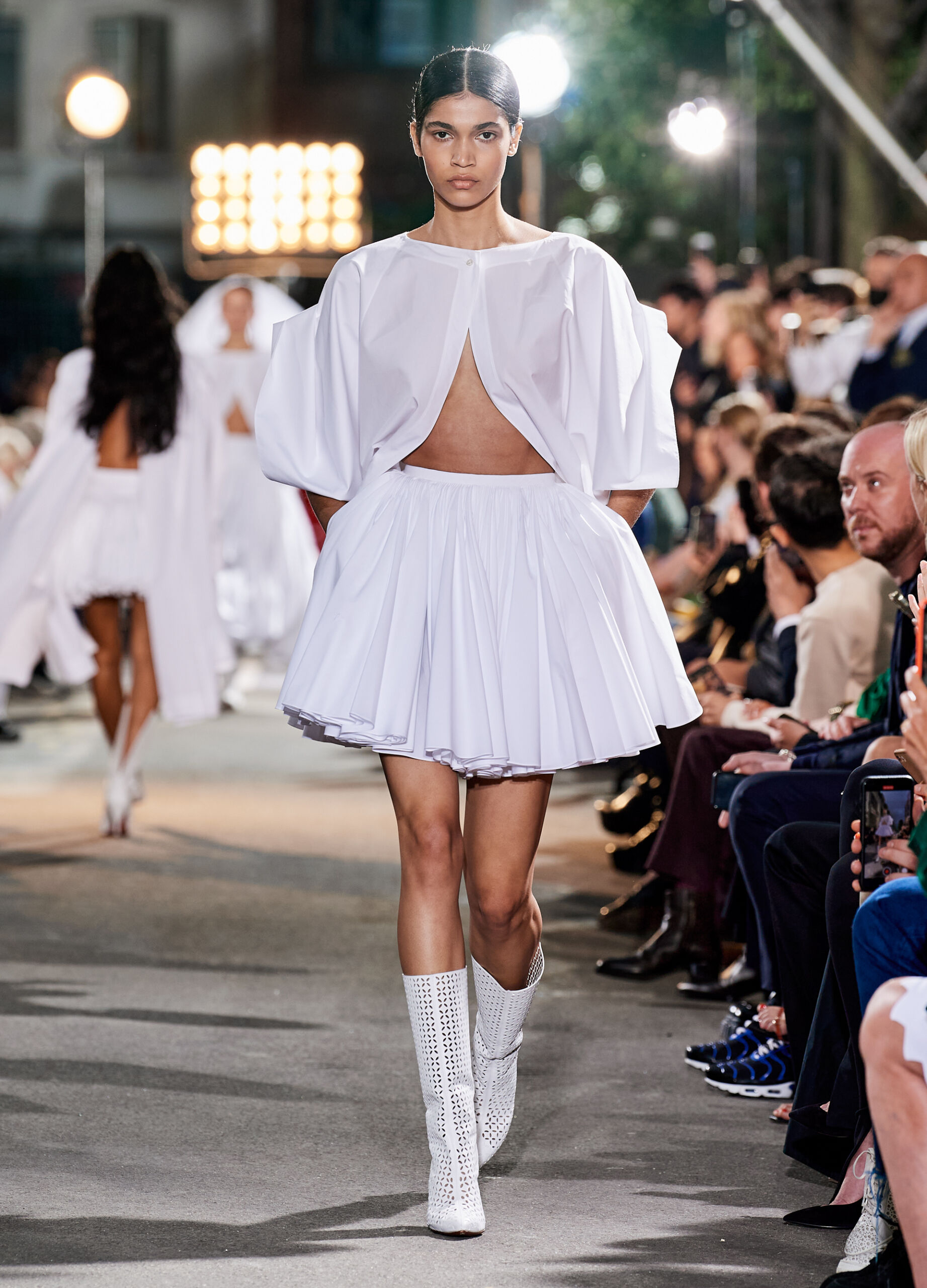 Women's Fall Winter 18 19 Collection | ALAÏA AE