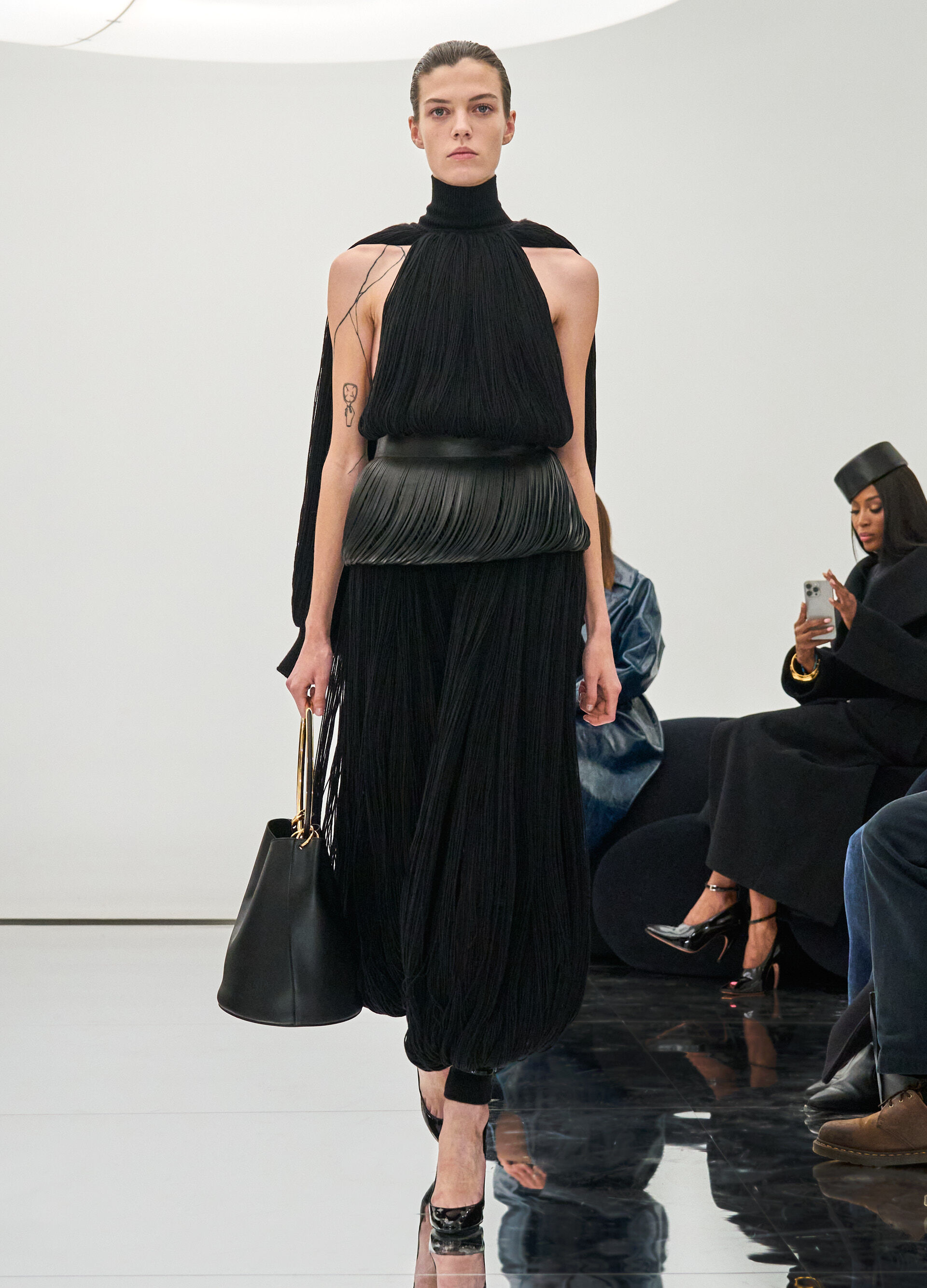 ALAIA アライア アズディンアライア　スカート アズディン アライア」2019-20年秋冬コレクション - WWDJAPAN