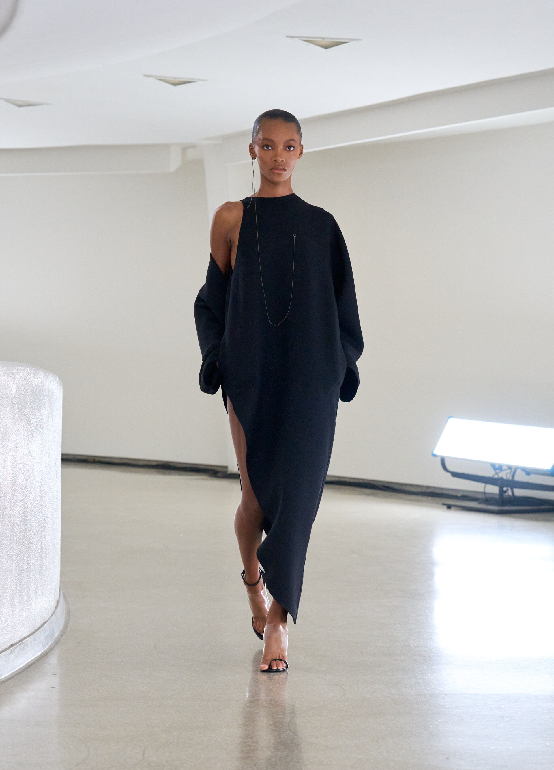 ワンピース ALAIA FW25 Dresses (AA9R2714K088B 327) ALAÏA WS25 Show | Winter Spring 2025 collection | ALAÏA RS