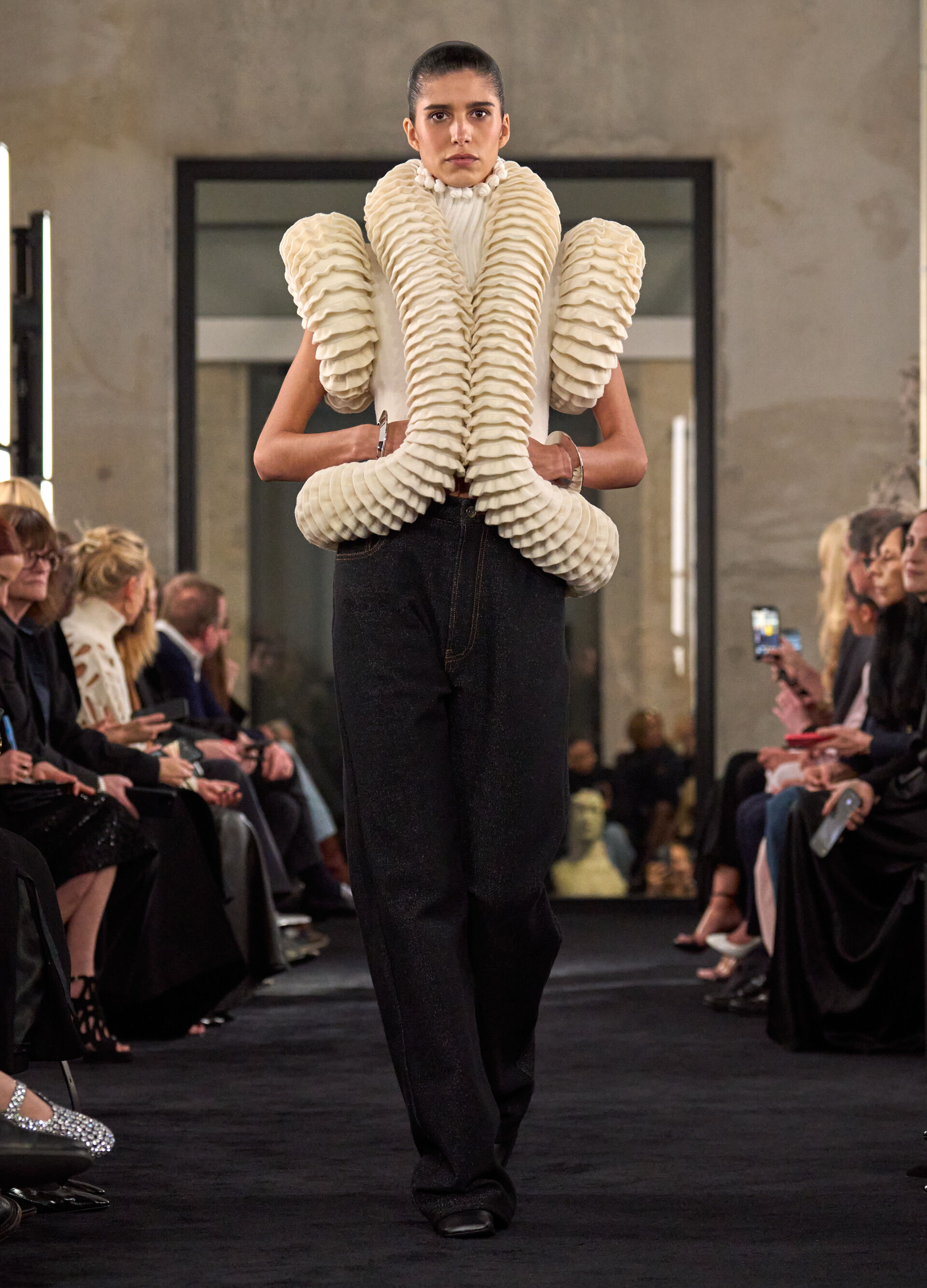 ALAÏA SF25 SHOW | SUMMER FALL 2025 | ALAÏA RS ALAÏA SF25 SHOW | SUMMER FALL 2025 | ALAÏA RS
