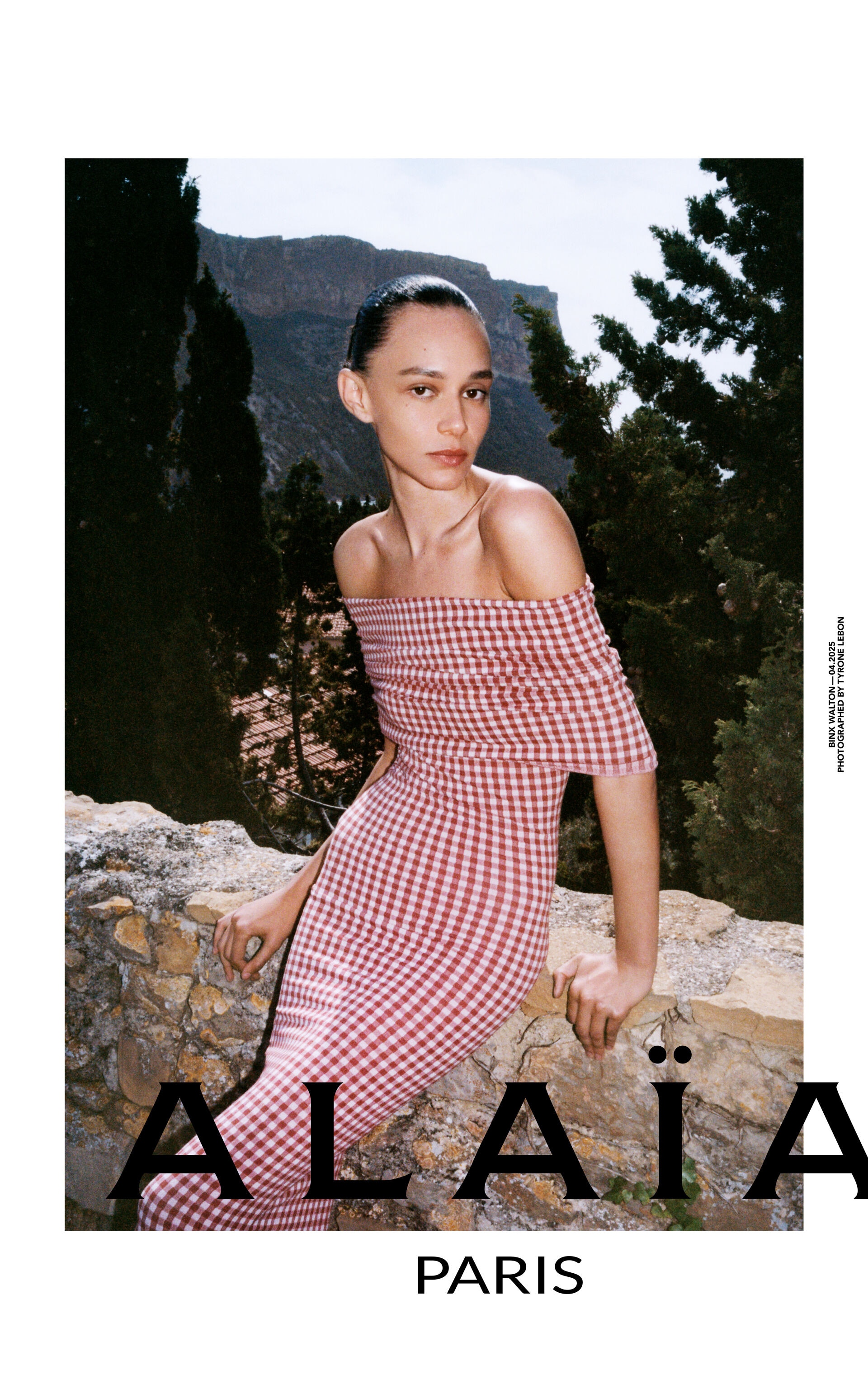 ALAÏA Mini ALAÏA T-shirt in Blanc & Noir | FWRD