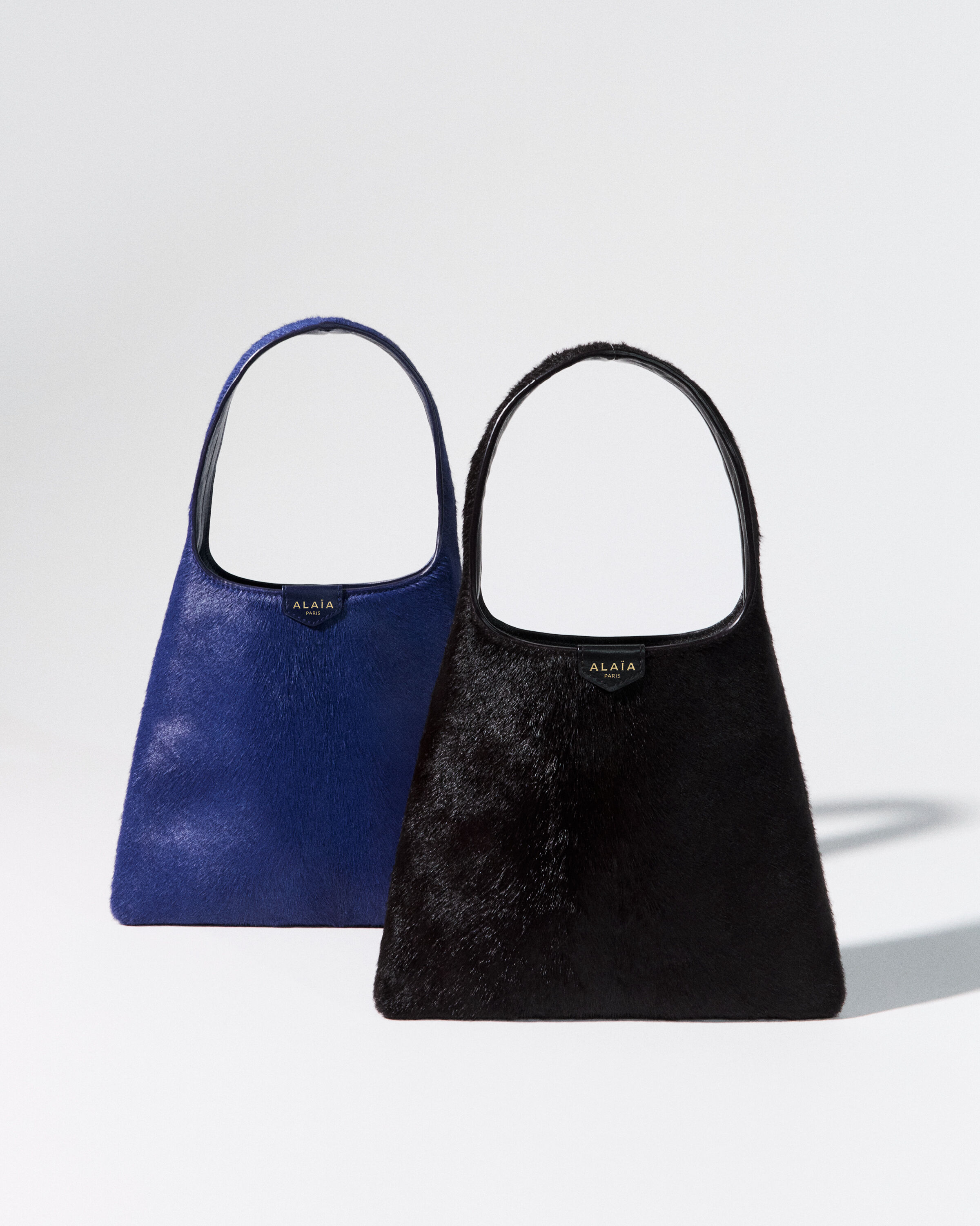 ALAÏA MINA 20 Vienneウェーブ カーフスキン製バッグ ブラック | ALAÏA JP