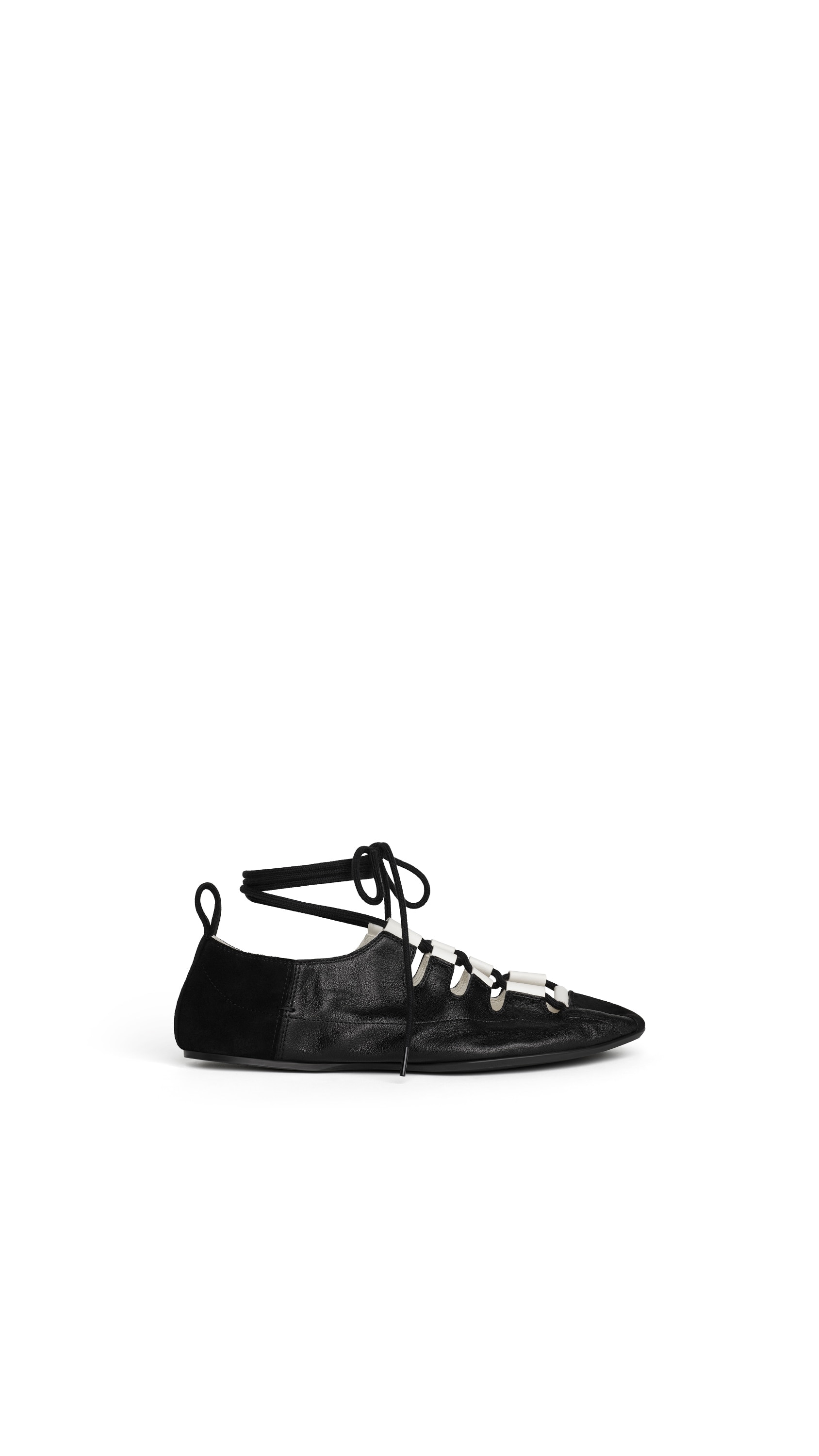 FOLD LACED FLATS IN LEATHER