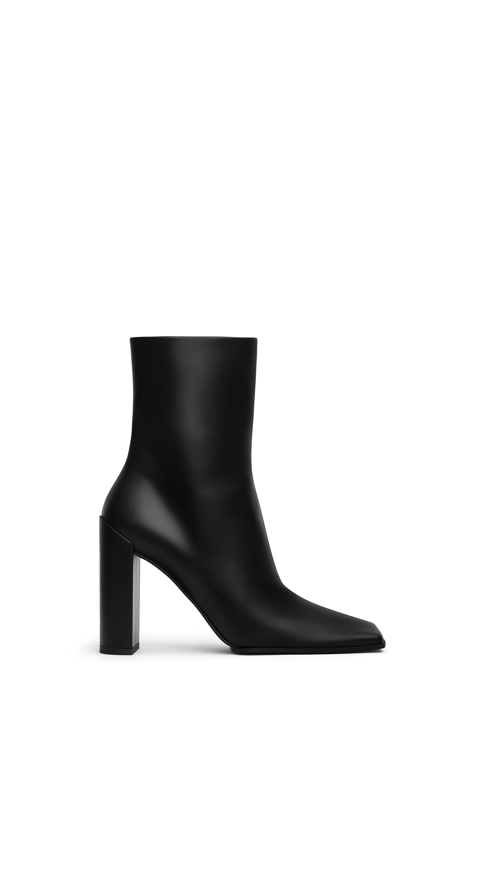 ALAÏA BLACK SQUARE ANKLE BOOTS IN CALFSKIN | ALAÏA US