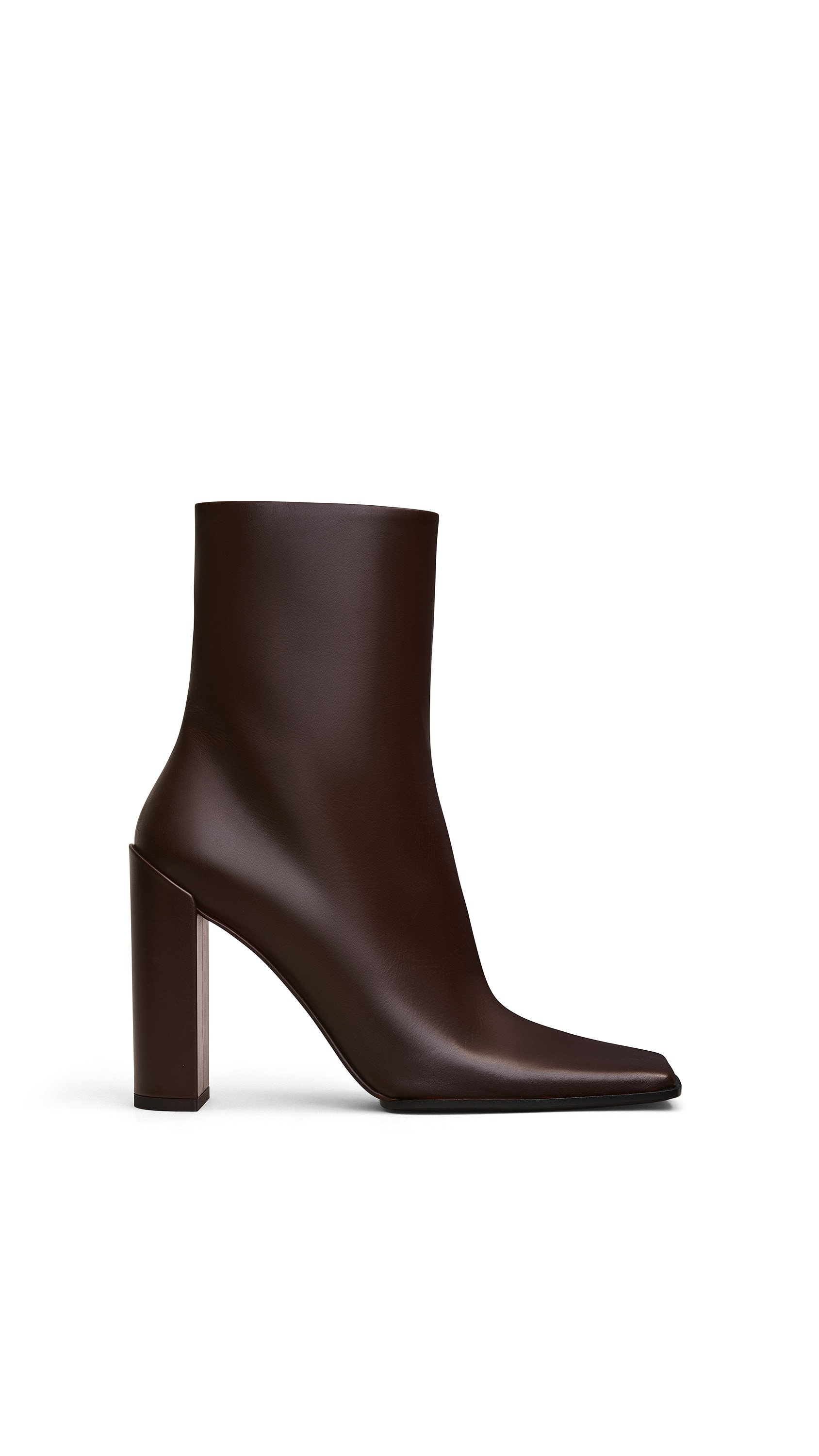 SQUARE ANKLE BOOTS IN CALFSKIN